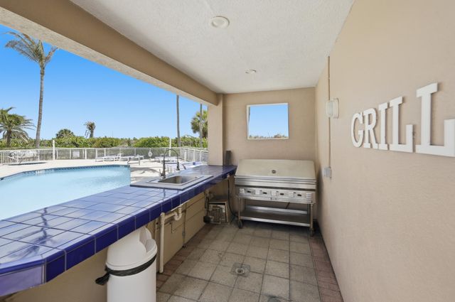 2900 N Highway, Hutchinson Island, FL 34949