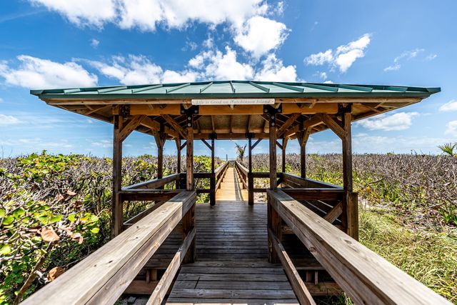 2900 N Highway, Hutchinson Island, FL 34949