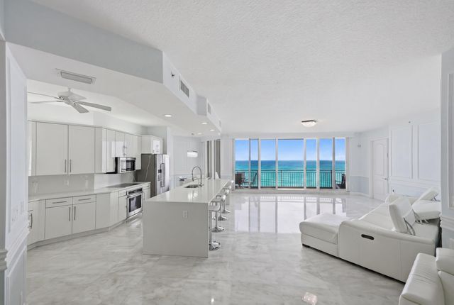 2900 N Highway, Hutchinson Island, FL 34949