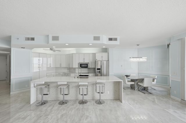 2900 N Highway, Hutchinson Island, FL 34949