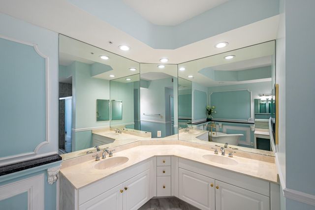 2900 N Highway, Hutchinson Island, FL 34949
