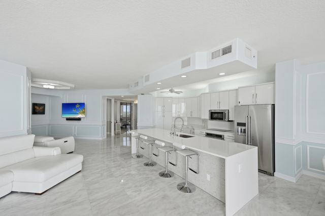 2900 N Highway, Hutchinson Island, FL 34949