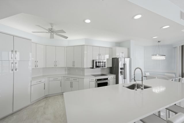 2900 N Highway, Hutchinson Island, FL 34949