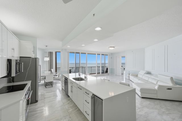 2900 N Highway, Hutchinson Island, FL 34949