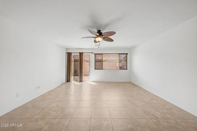 2565 E SOUTHERN Avenue 106, Mesa, AZ 85204