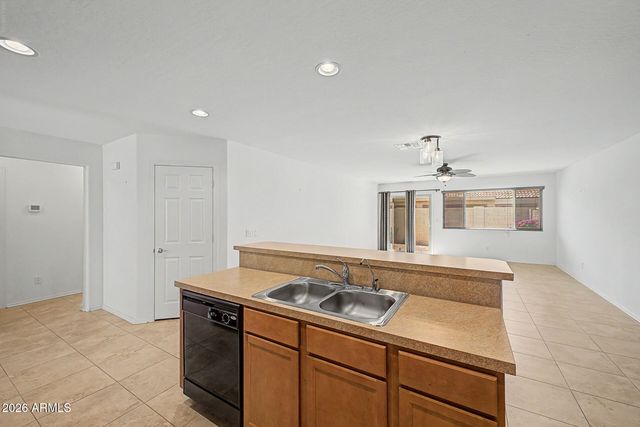 2565 E SOUTHERN Avenue 106, Mesa, AZ 85204