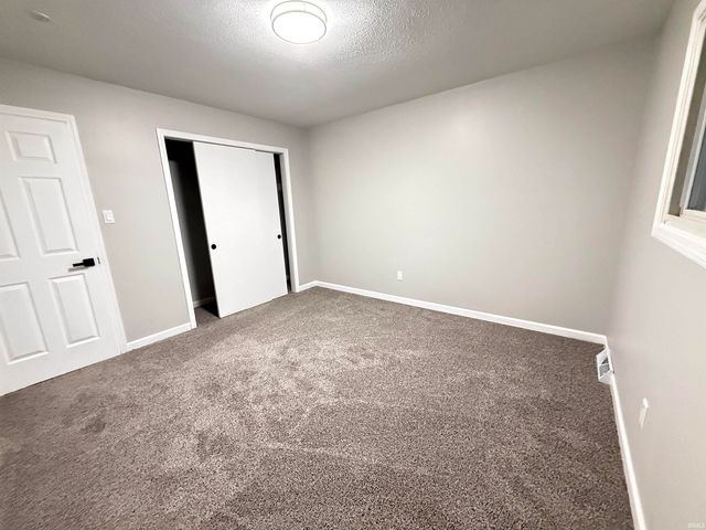 201 E Russ Avenue, Mishawaka, IN 46545