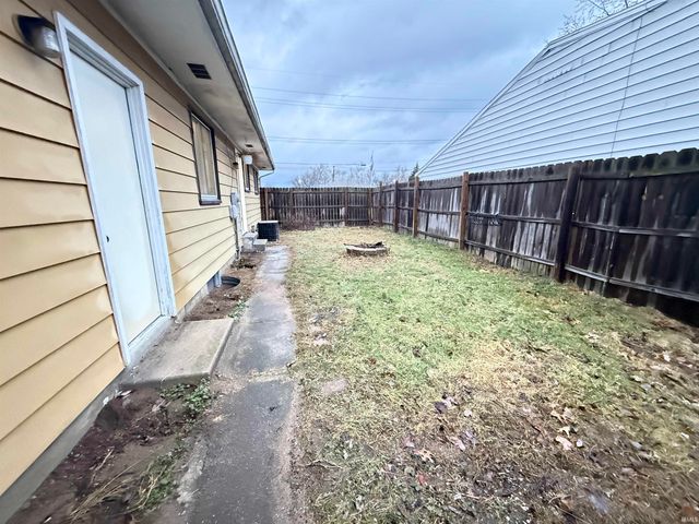 201 E Russ Avenue, Mishawaka, IN 46545