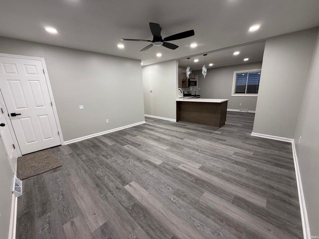 201 E Russ Avenue, Mishawaka, IN 46545