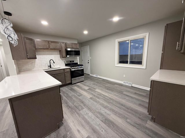 201 E Russ Avenue, Mishawaka, IN 46545