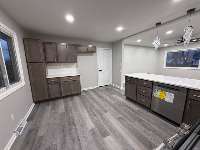 201 E Russ Avenue, Mishawaka, IN 46545