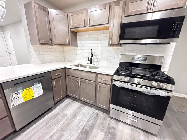 201 E Russ Avenue, Mishawaka, IN 46545