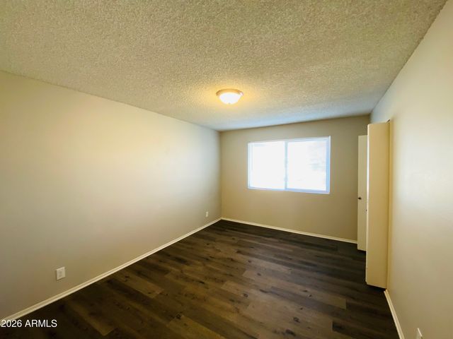 701 N COMANCHE Drive, Chandler, AZ 85224