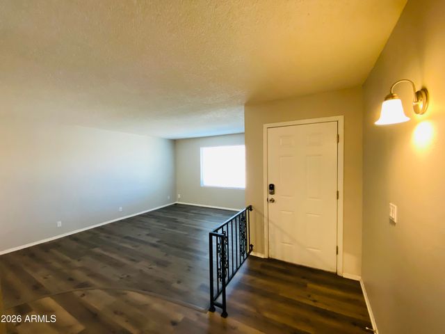 701 N COMANCHE Drive, Chandler, AZ 85224