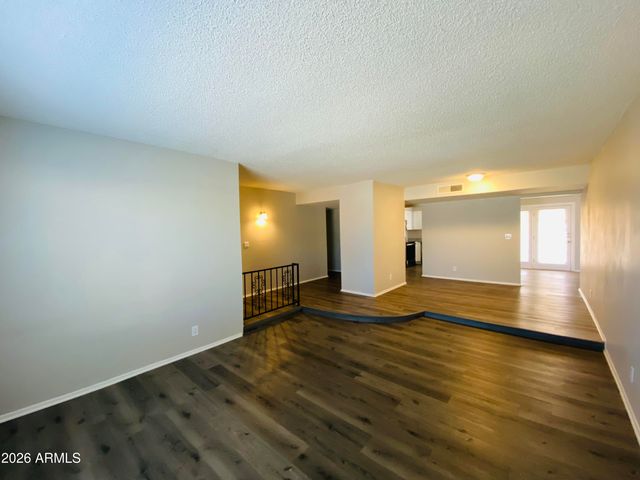 701 N COMANCHE Drive, Chandler, AZ 85224