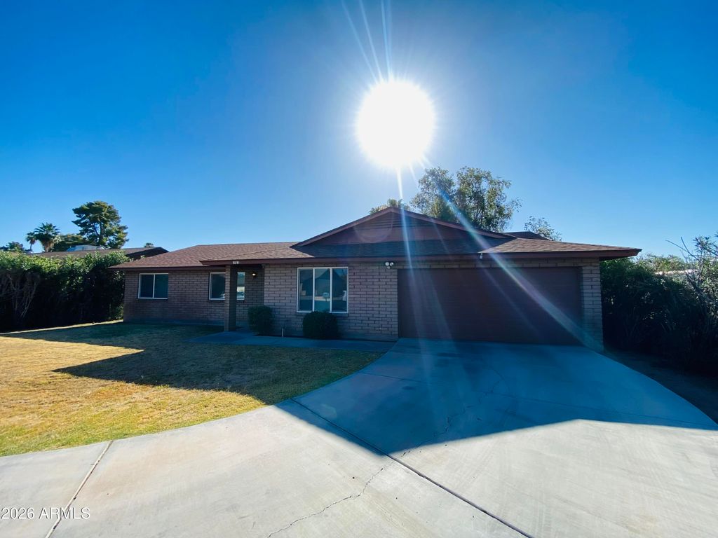 701 N COMANCHE Drive, Chandler, AZ 85224