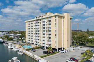 2000 NE 135th St 405, North Miami, FL 33181