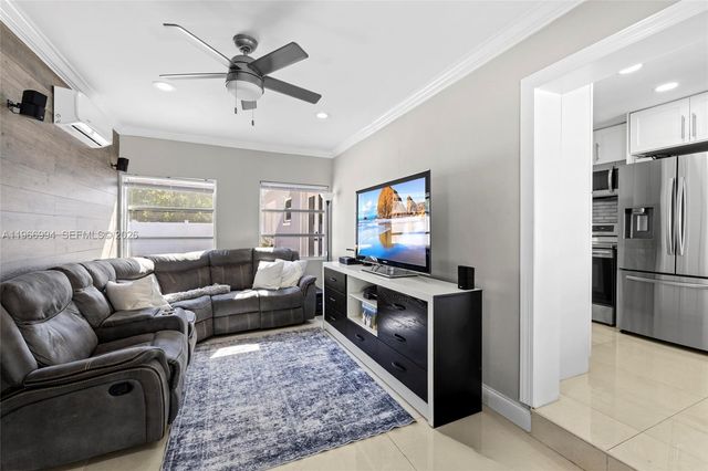 22658 SW 65th Cir, Boca Raton, FL 33428