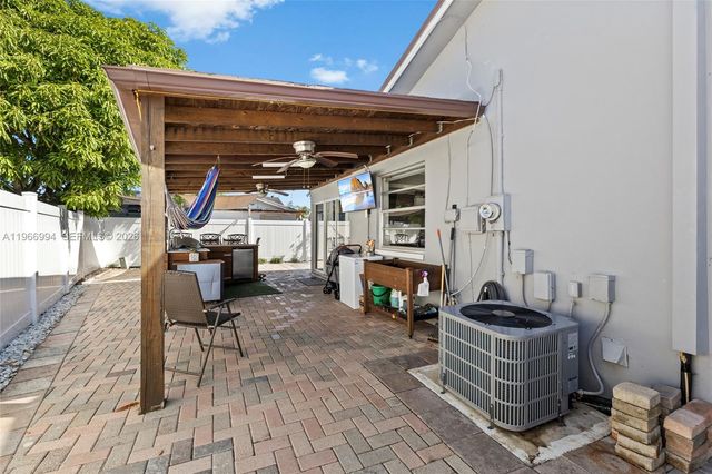 22658 SW 65th Cir, Boca Raton, FL 33428