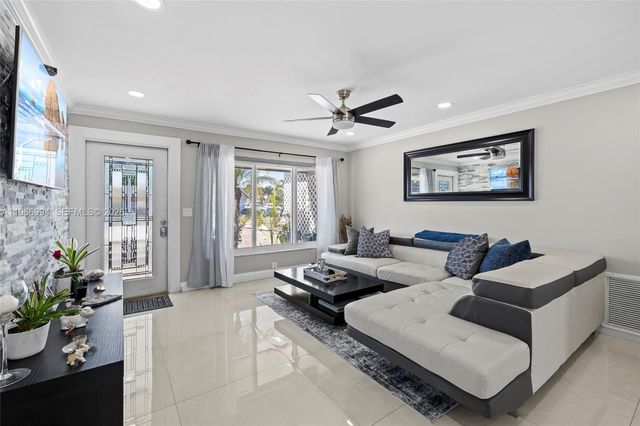 22658 SW 65th Cir, Boca Raton, FL 33428