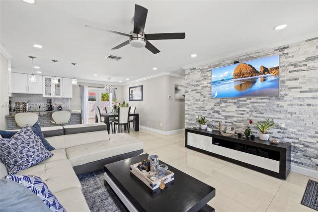 22658 SW 65th Cir, Boca Raton, FL 33428