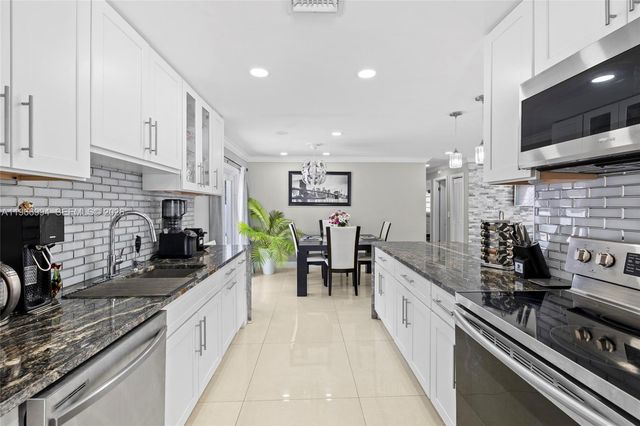 22658 SW 65th Cir, Boca Raton, FL 33428