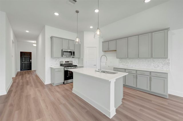 14001 Baikal Manor Drive, Santa Fe, TX 77510