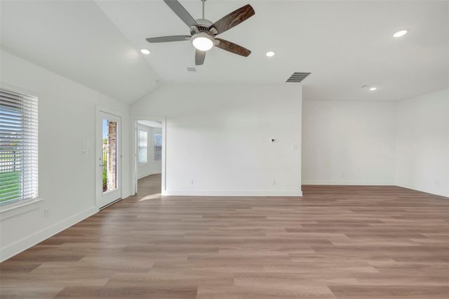 14001 Baikal Manor Drive, Santa Fe, TX 77510