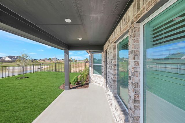 14001 Baikal Manor Drive, Santa Fe, TX 77510