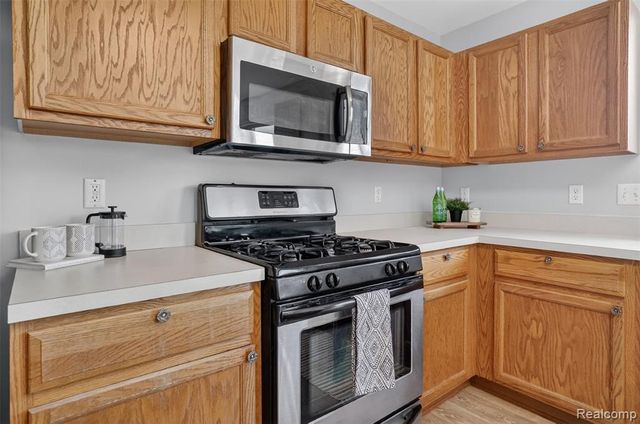 7460 Kensington Drive, Ypsilanti, MI 48197