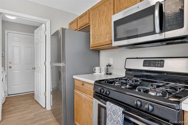 7460 Kensington Drive, Ypsilanti, MI 48197