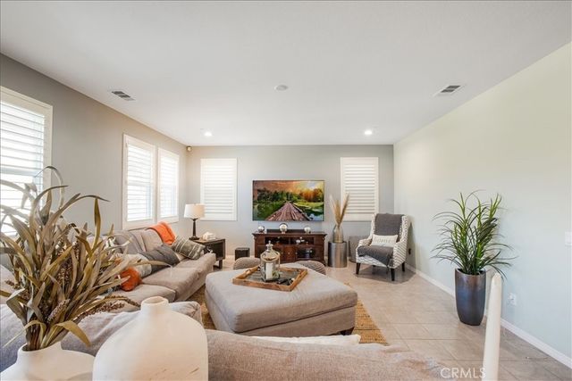 27323 Ardella Place, Saugus, CA 91350