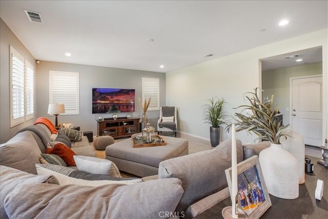 27323 Ardella Place, Saugus, CA 91350