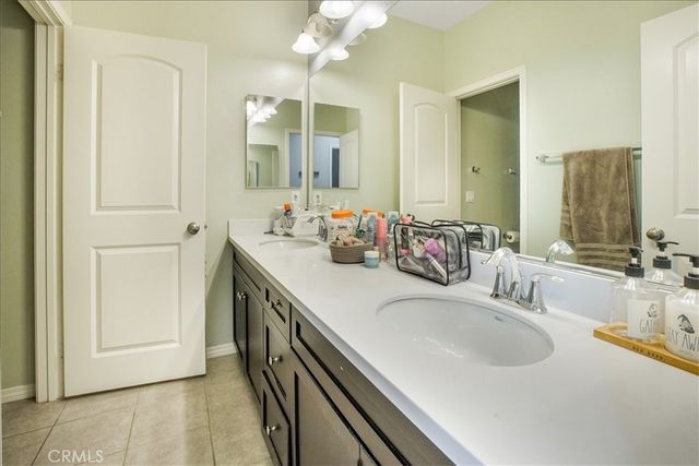 27323 Ardella Place, Saugus, CA 91350