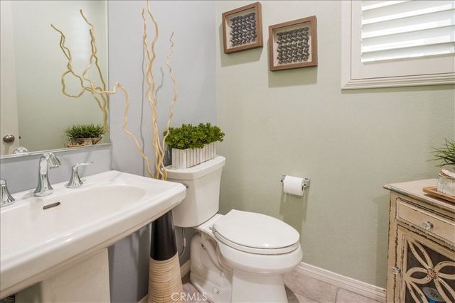 27323 Ardella Place, Saugus, CA 91350