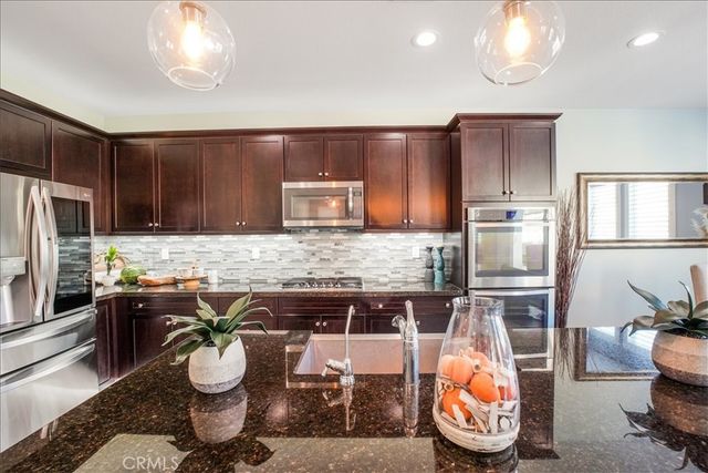 27323 Ardella Place, Saugus, CA 91350