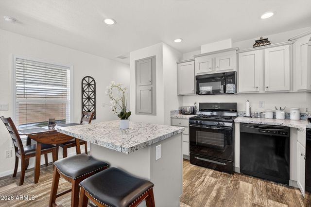 202 N MERIDIAN Road 220, Apache Junction, AZ 85120