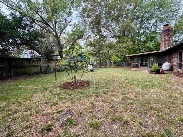 1909 Creekwood Drive, Conway, AR 72032