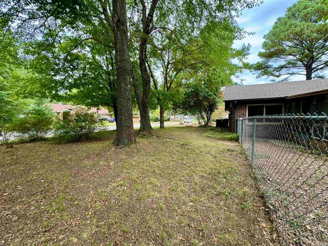 1909 Creekwood Drive, Conway, AR 72032