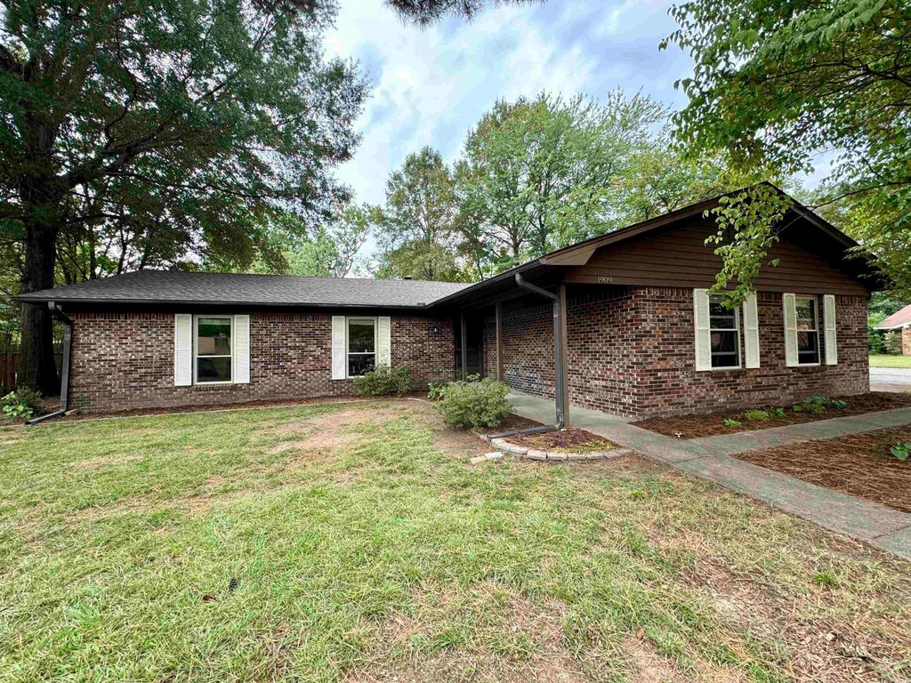 1909 Creekwood Drive, Conway, AR 72032