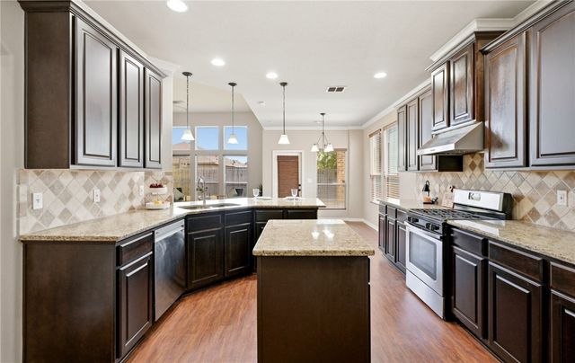 2118 Cardinales Lane, Corpus Christi, TX 78414