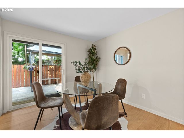 2211 Sw MARIGOLD St, Portland, OR 97219