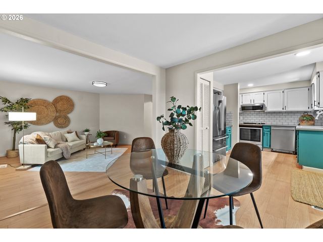 2211 Sw MARIGOLD St, Portland, OR 97219
