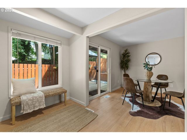2211 Sw MARIGOLD St, Portland, OR 97219