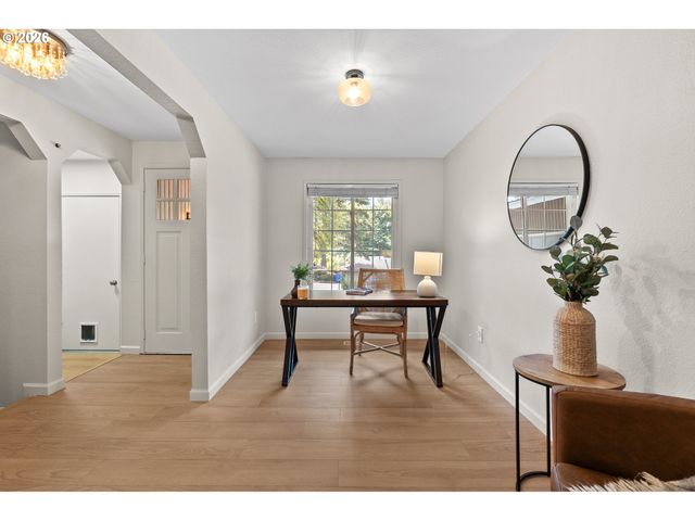 2211 Sw MARIGOLD St, Portland, OR 97219