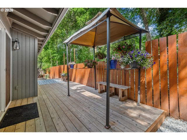2211 Sw MARIGOLD St, Portland, OR 97219