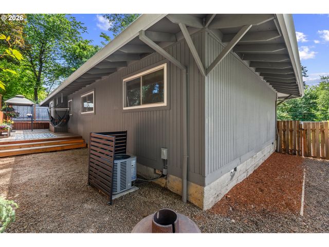 2211 Sw MARIGOLD St, Portland, OR 97219