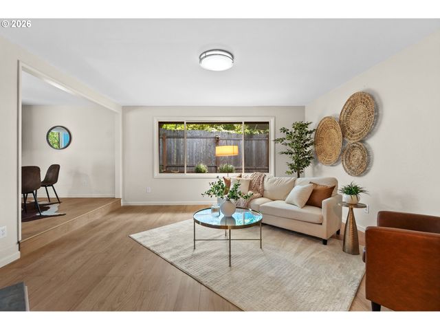 2211 Sw MARIGOLD St, Portland, OR 97219