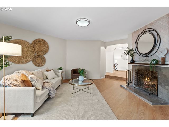 2211 Sw MARIGOLD St, Portland, OR 97219