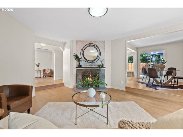 2211 Sw MARIGOLD St, Portland, OR 97219